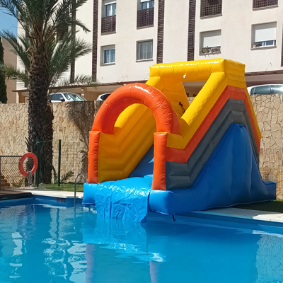 Alquiler de juegos hinchables para la piscina